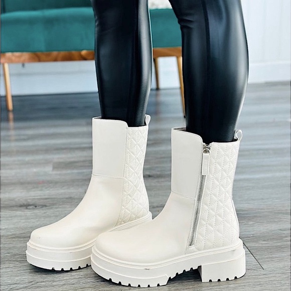 🆕🌿🖤QUPID: “BLACK” Quilted Booties SIZE 8 - Picture 11 of 13